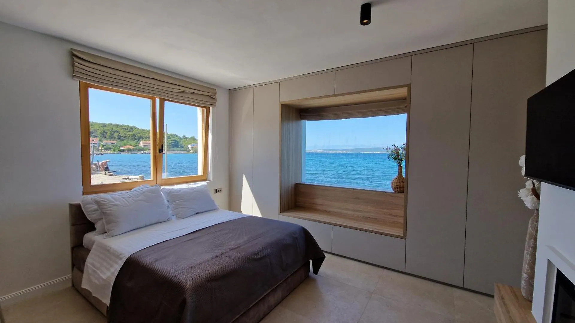 Villa Skalja Beachfront House Magazin Ždrelac