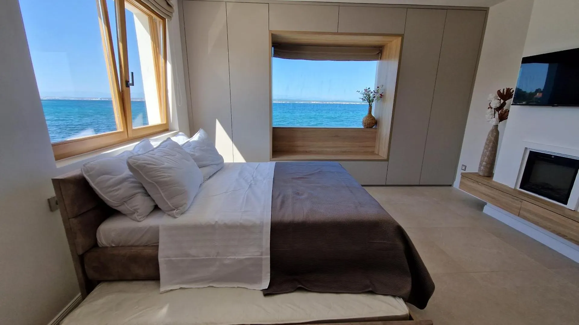 Villa Skalja Beachfront House Magazin Ždrelac