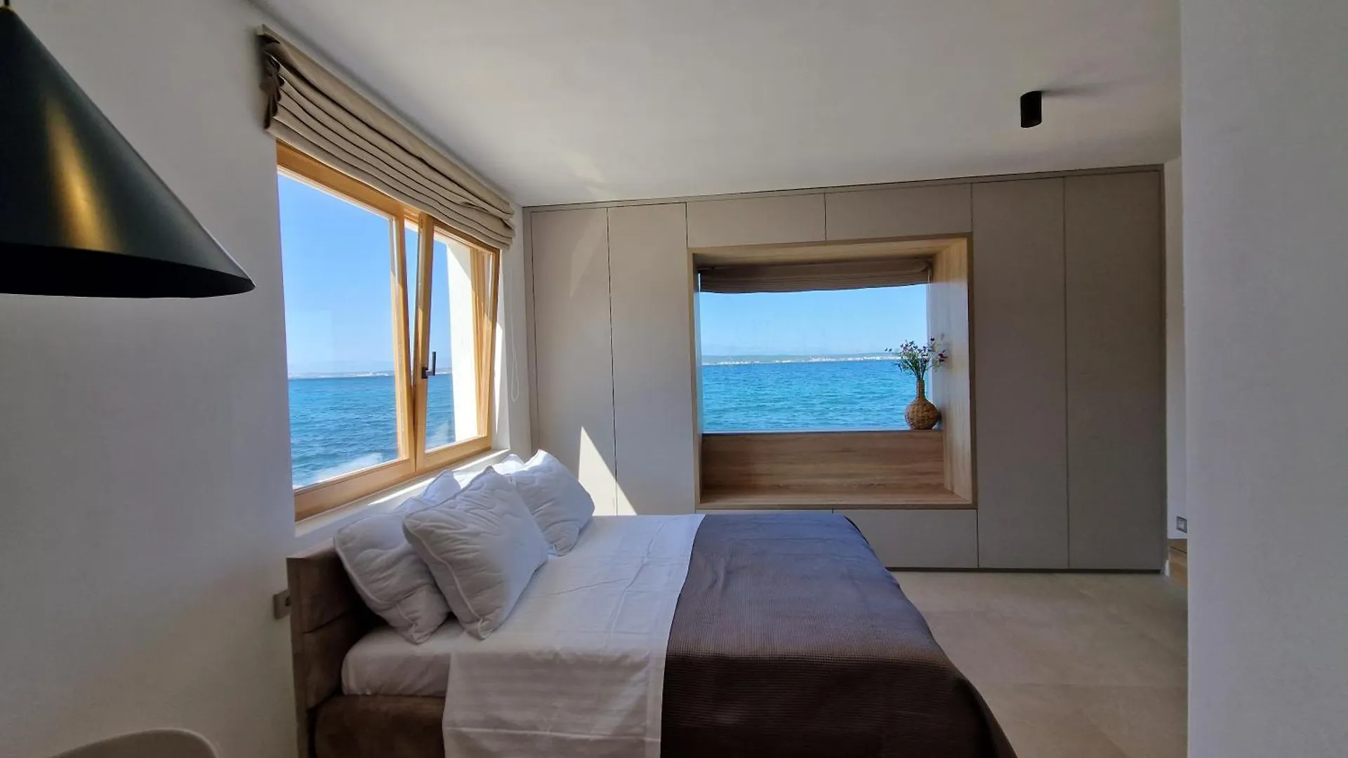 Villa Skalja Beachfront House Magazin Ždrelac