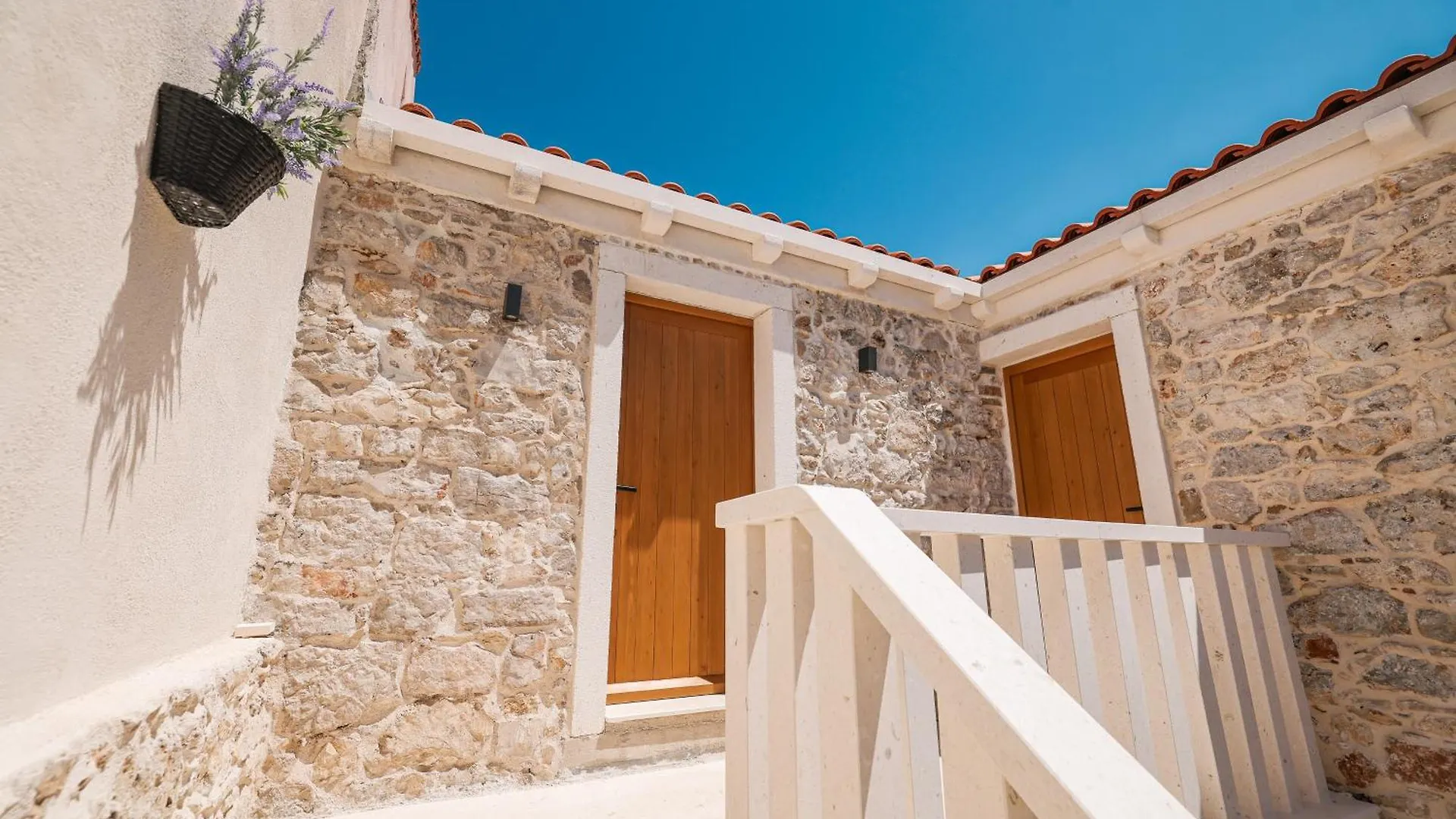 Villa Skalja Beachfront House Magazin Ždrelac