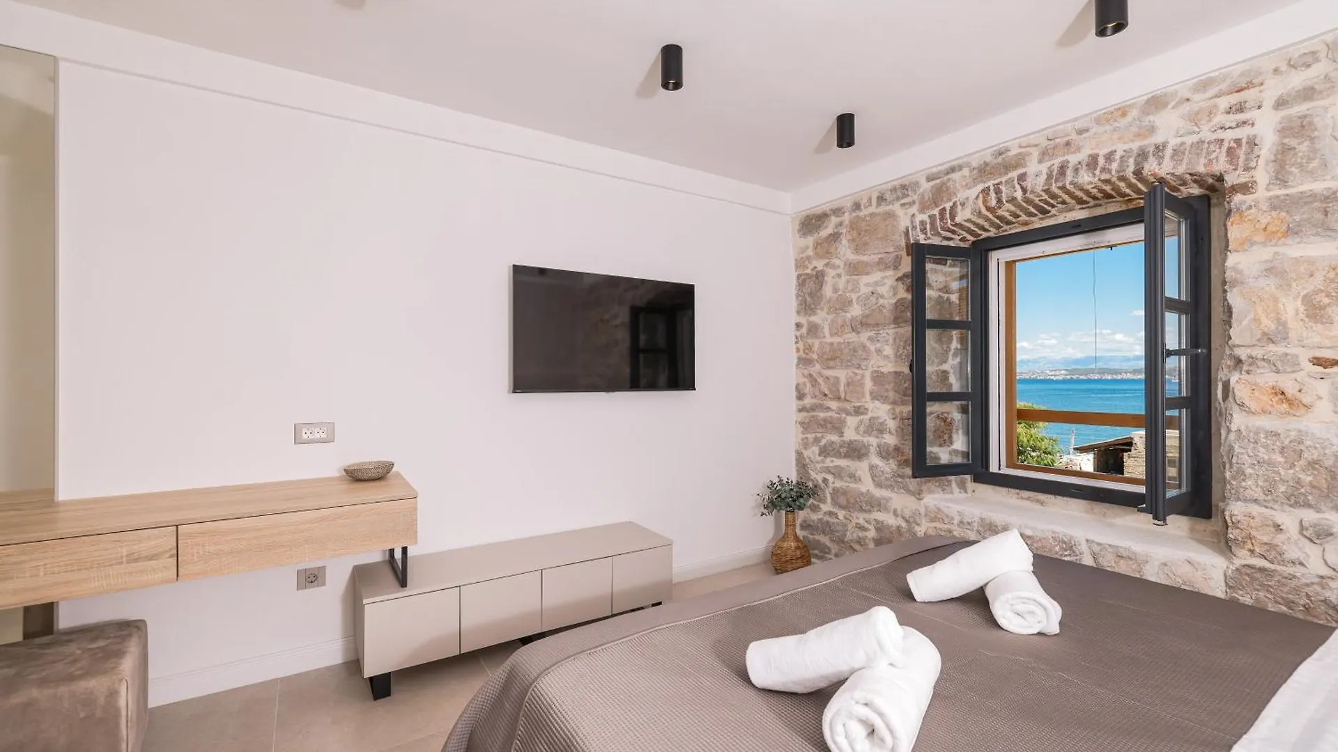 Villa Skalja Beachfront House Magazin Ždrelac